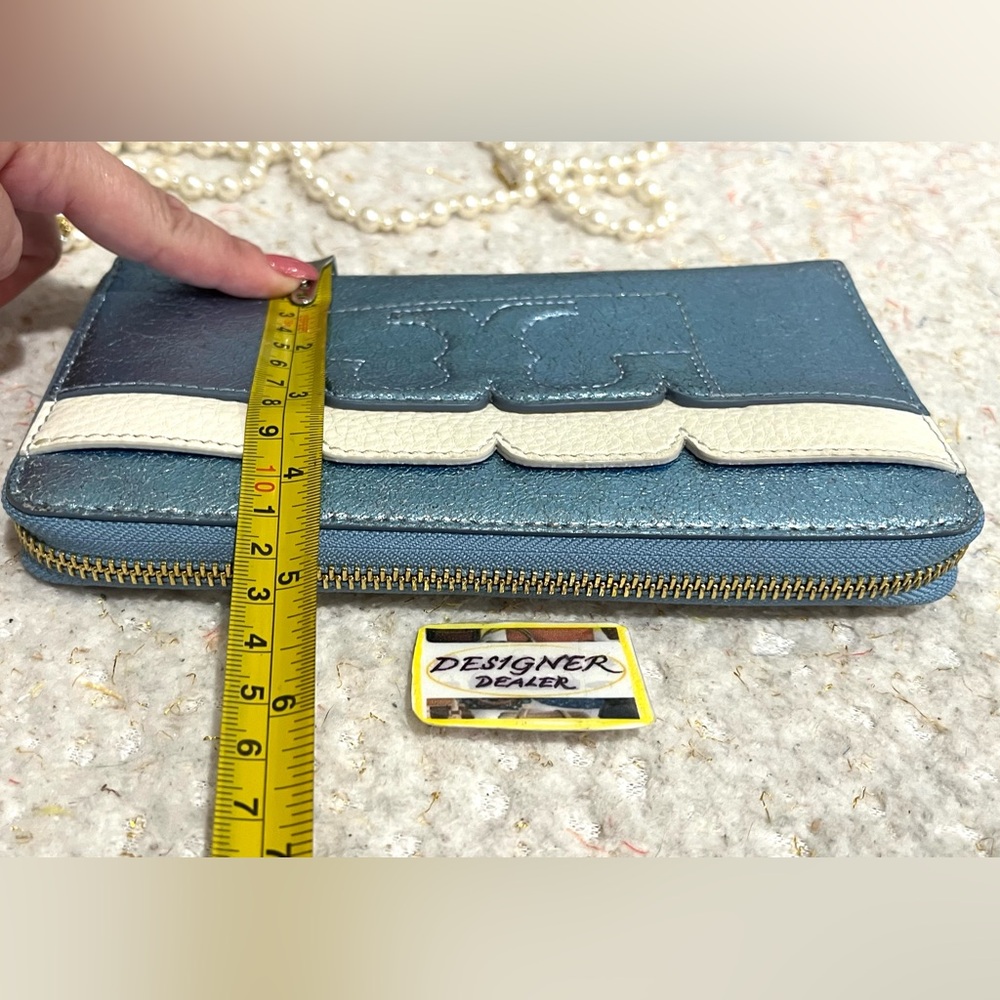 TORY BURCH Blue and White Metallic Scallop Zip Around Wallet - Picture 12 of 12